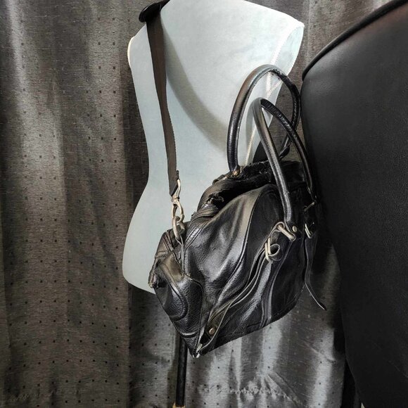 Lululemon Black Medium Sized Hand Bag Purse, Worn Condition - Picture 3 of 10